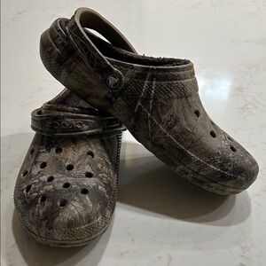 Camouflage fur lined CROCS size 10